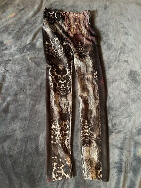 Women’s Animal Print Leggings in Brown and Black